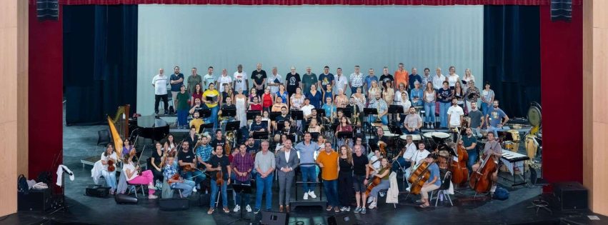 Foto de familia de la Grabación de Un Bolero para Gáldar Foto de familia de la Grabación de Un Bolero para Gáldar