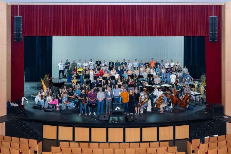 Foto De Familia De La Grabación De Un Bolero Para Gáldar