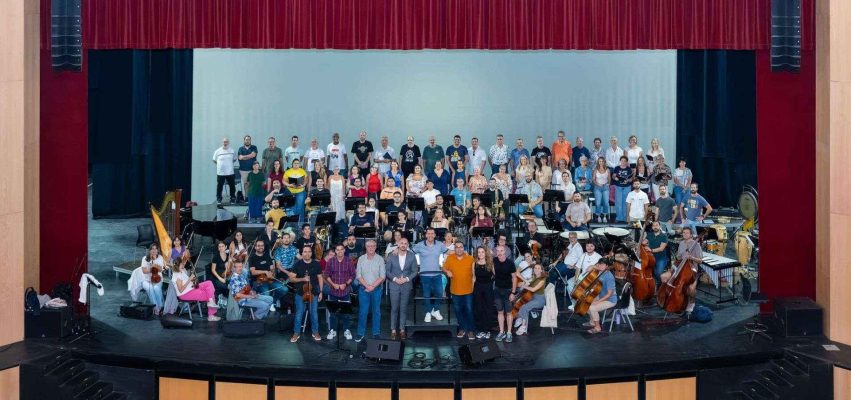 Foto de familia de la Grabación de Un Bolero para Gáldar