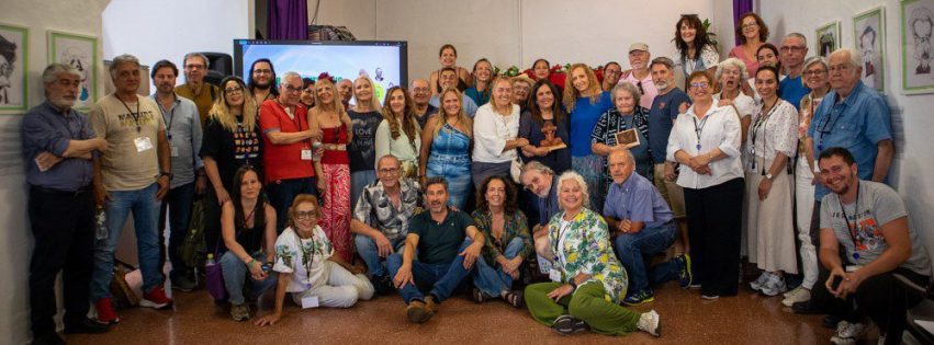 Foto de familia de la clausura del Artebirgua Literario