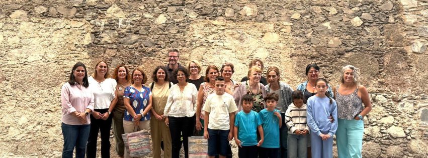 Foto de familia de parte de los participantes en las jorndas celebradas hoy en el Mercado de Guía