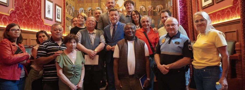 Foto de familia vecinos La Montaña 1