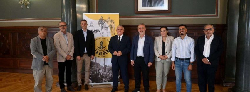 Foto grupal visita Aìngel Victor Torres