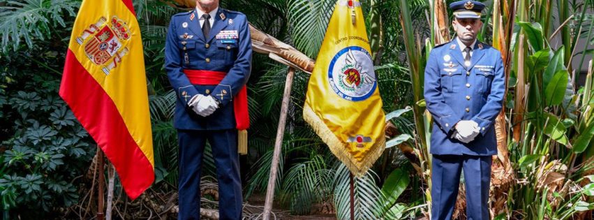 Foto_Acto ARCC Canarias_De izquierda a derecha_General Ballesta y comandante Velázquez