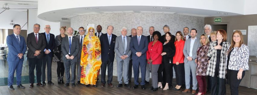 Gráfica reunión Cuerpo Consular Las Palmas con presidente Confederación Canaria de Empresarios1 Gráfica reunión Cuerpo Consular Las Palmas con presidente Confederación Canaria de Empresarios1