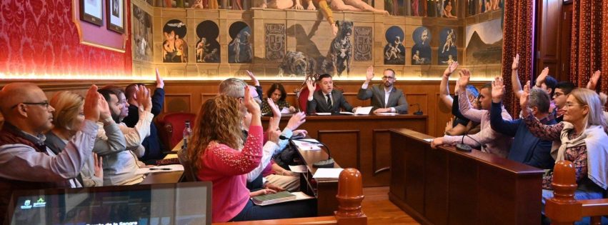 Grupo de gobierno de Gáldar en un Pleno reciente