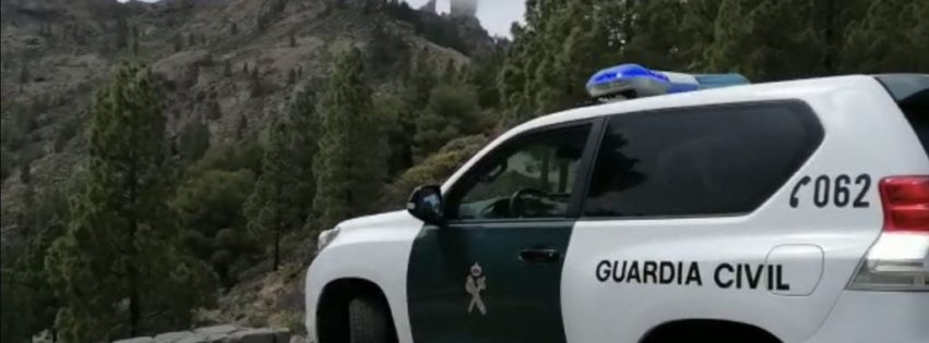 Coronavirus.- La Guardia Civil desaloja a turistas que hacían la ruta del Roque Nublo (Gran Canaria) (Foto de ARCHIVO)
Coche de la Guardia Civil en el Roque Nublo (Gran Canaria) este lunes
REMITIDA / HANDOUT por CEDIDO POR GUARDIA CIVIL
Fotografía remitida a medios de comunicación exclusivamente para ilustrar la noticia a la que hace referencia la imagen, y citando la procedencia de la imagen en la firma
01/1/1970