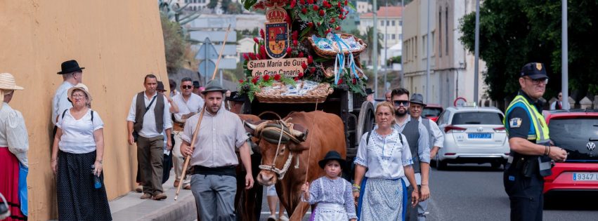 Imagen de archivo de la participación de los vecinos de Guía en la Romería Ofrenda a Santiago de Gáldar