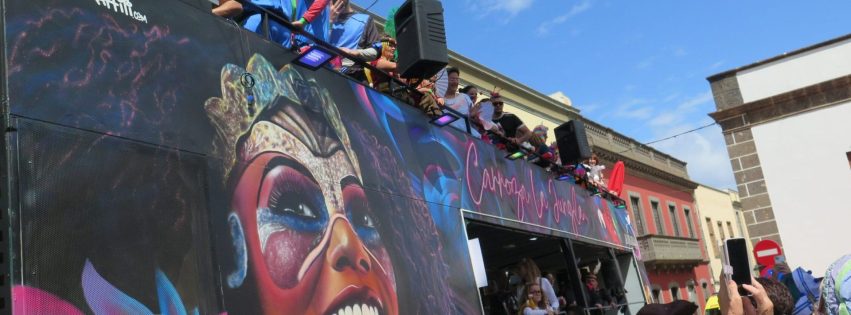 La carroza La Jungla llegando a la Plaza Grande de Guía en los carnavales del pasado año La carroza La Jungla llegando a la Plaza Grande de Guía en los carnavales del pasado año