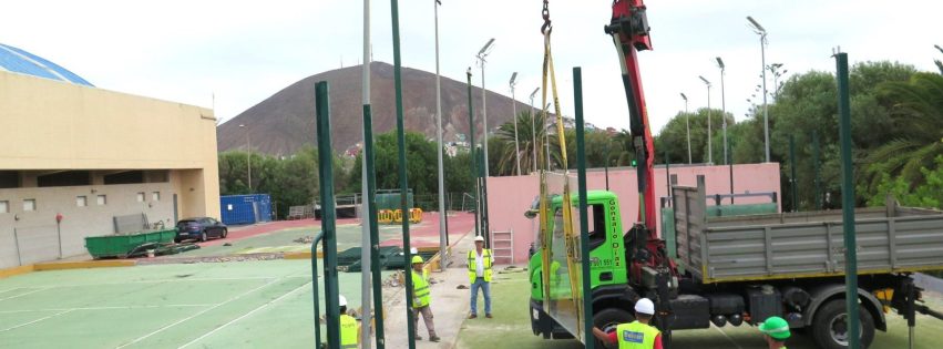 Las pistas de tenis y pádel de la ciudad deportiva, junto al pabellón, fueron derruidas antes del pasado verano
