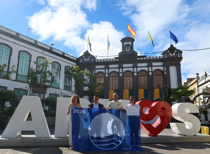 Np Arucas Recibe Sus Dos Banderas Azules Y La Mención Especial En Educación Ambiental
