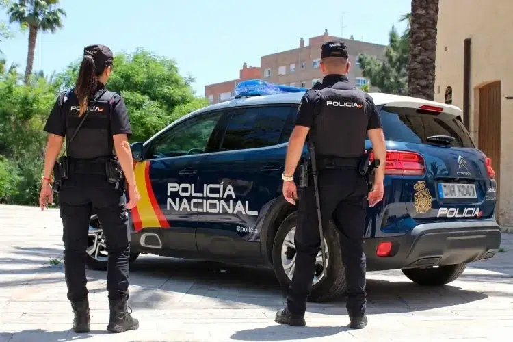 Pareja de la Policia Nacional