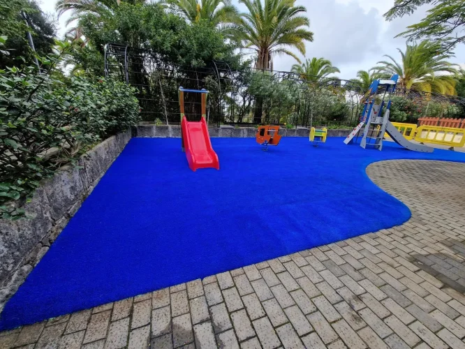 Parque Infantil. Parque De Las Flores