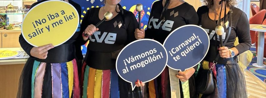 Pasajeras en carnaval en Fred. Olsen Express Pasajeras en carnaval en Fred. Olsen Express