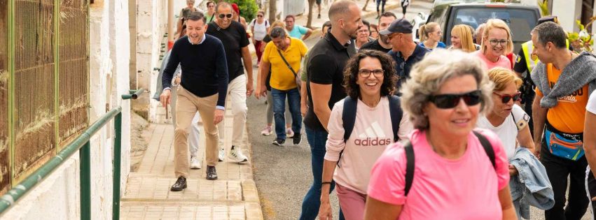 Peregrinación de vecinos de Gáldar y de la corporación a Anzofé en el día de Santa Rita