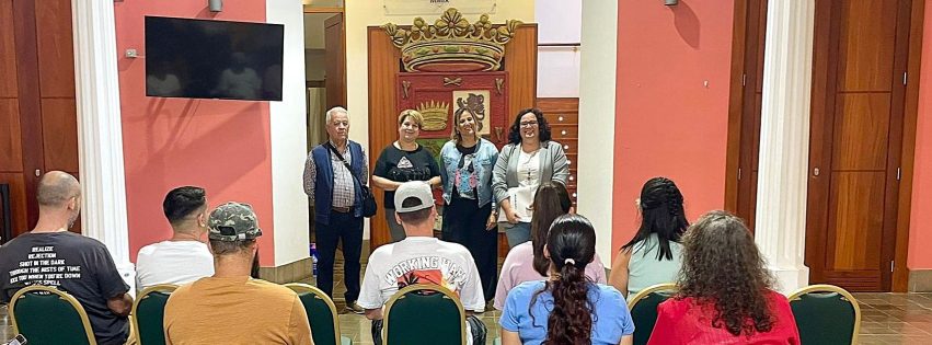 Personas usuarias de Servicios Sociales reciben sus diplomas tras una formación para su desarrollo profesional