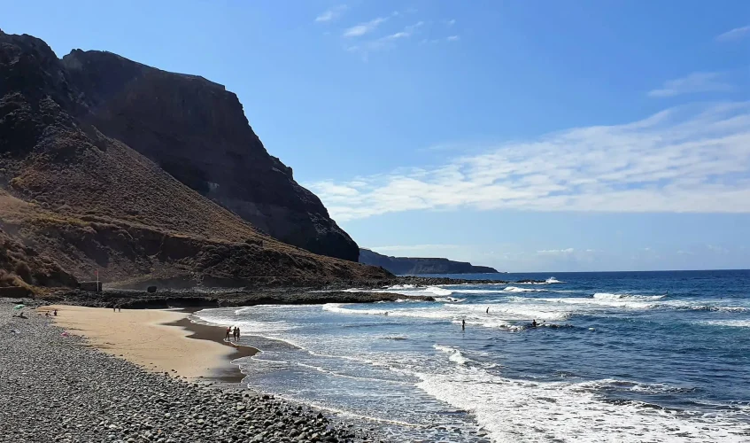 Playa De San Felipe, Famosa Por Su Oleaje Que La Hace Ideal Para El Surf