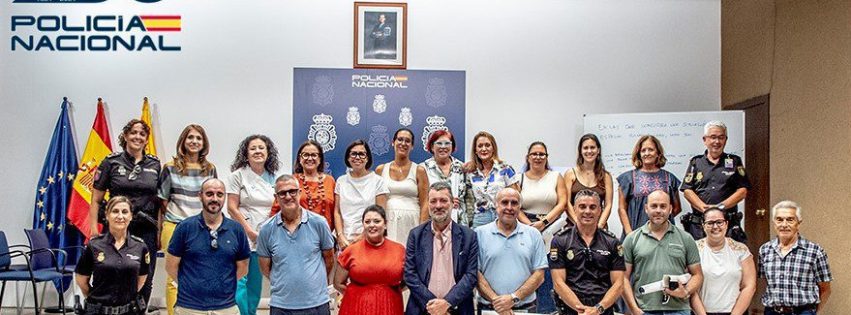 Policia charla Maspalomas