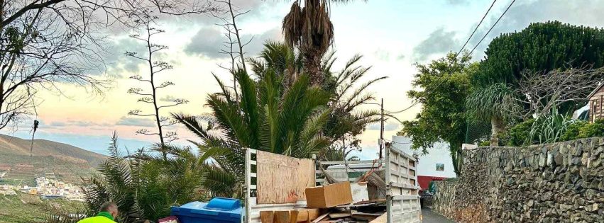 Recogida de enseres y trastos hoy miércoles en el barrio de Anzo