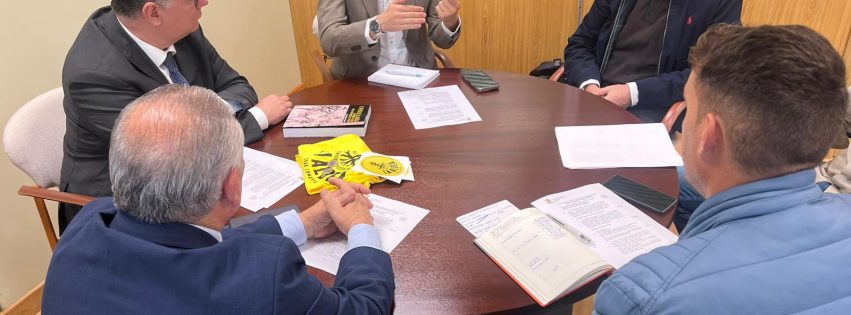 Reunioěn de trabajo con el consejero de Educacioěn