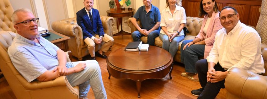 Reunión en las Casas Consistoriales en la mañana de este viernes entre el Ayuntamiento y Correos Reunión en las Casas Consistoriales en la mañana de este viernes entre el Ayuntamiento y Correos