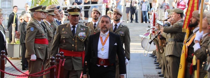 Revista a la formación por el representante de Su Majestad el Rey