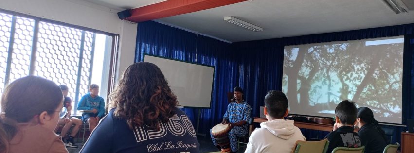 Taller de solidaridad en el IES Roque Amagro