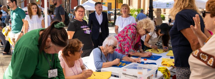 Teodoro Sosa alcalde de Gáldar y Dolores Delgado concejala del Mayor en uno de los talleres celebrados en las VIII Jornadas del Mayor en Gáldar