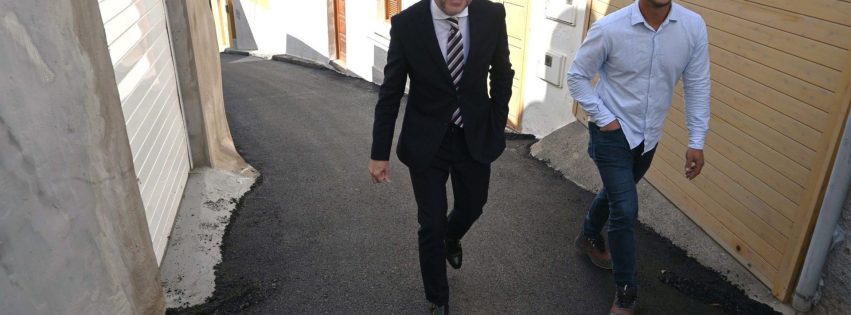 Teodoro Sosa y Eleazar Rodríguez, en la calle Elena Keller