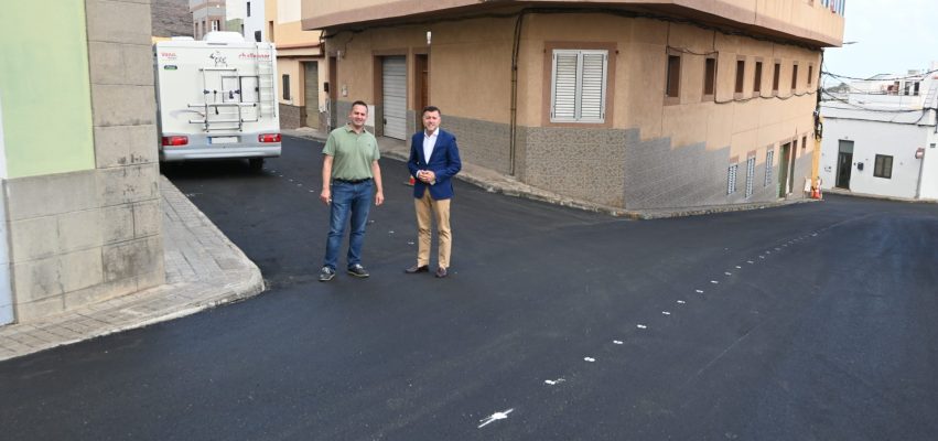 Teodoro Sosa y Heriberto Reyes en las calles de Barrial