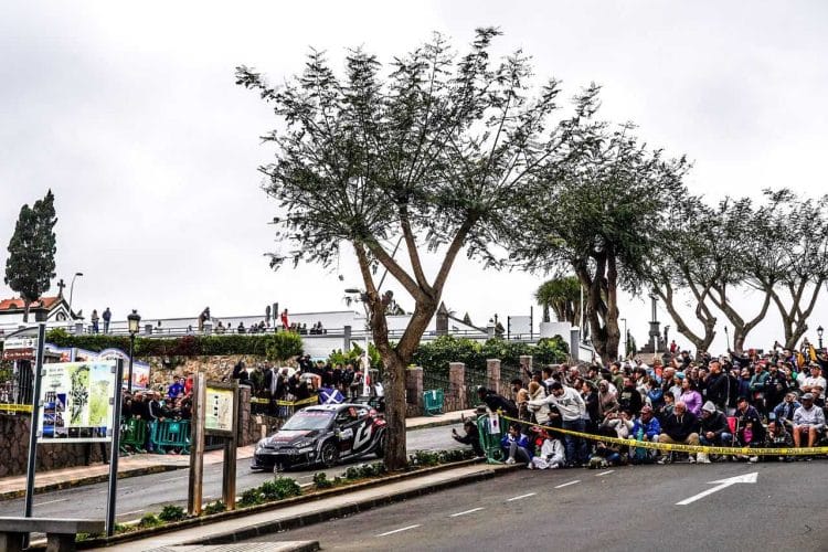 Toyota sigue mandando en el FIA WRC Rally Islas Canarias 2025 pese al prematuro adioěs de Sami Pajari