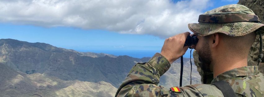 Una patrulla vigila los montes de la isla de Tenerife