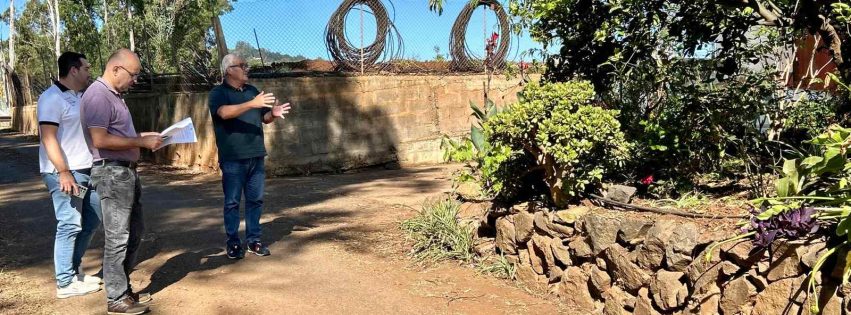 Visita del concejal y técnicos a la zona de Lomo Guzmán donde se instalará el alumbrado fotovoltaico