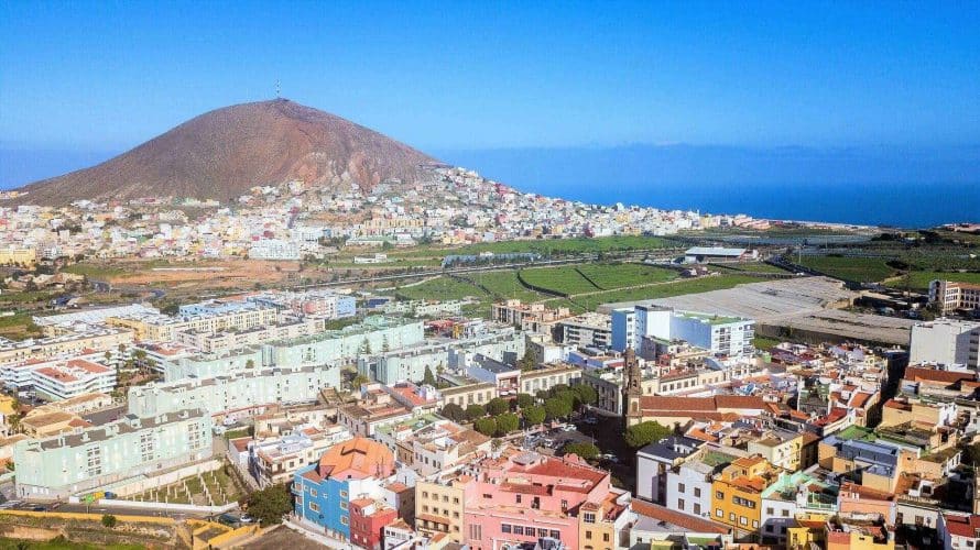 Vista Del Casco De Guía Y Al Fondo La Atalaya Y Becerril 2 2