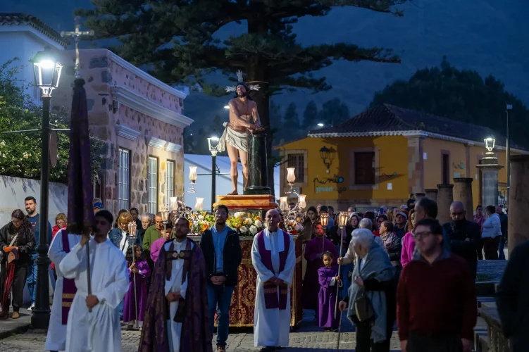 Columna 102 Watermarked