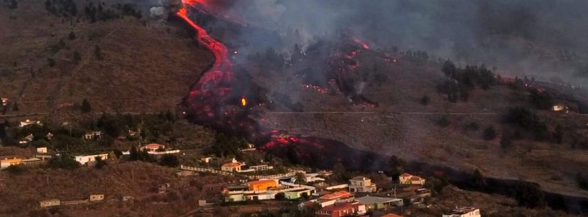 primeros-momentos-de-la-erupcion-muy-cerca-del-nucleo-de-El-Paraiso